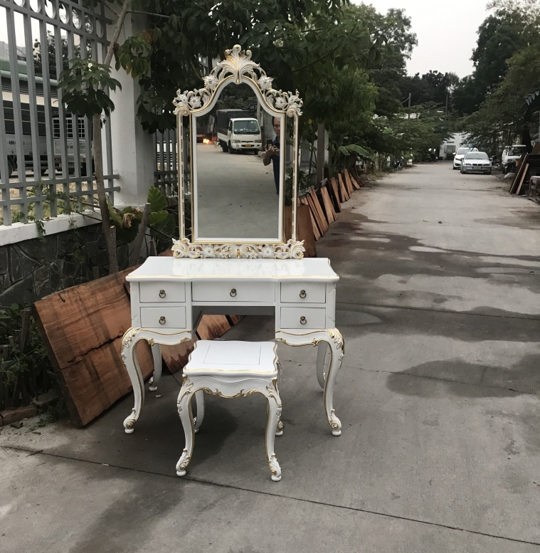 BÀN TRANG ĐIỂM GỖ LINH NGA